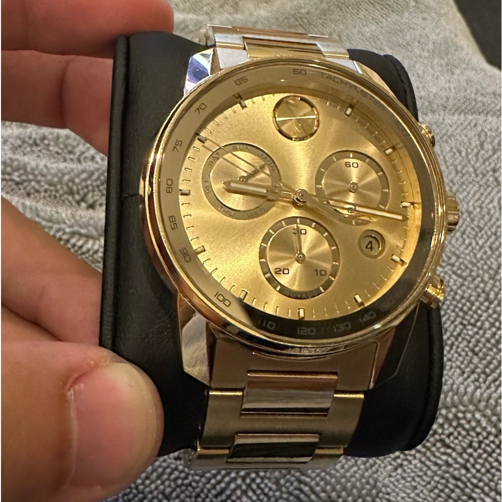 Movado BOLD Verso Chronograph, 44 mm yellow gold ion-plated